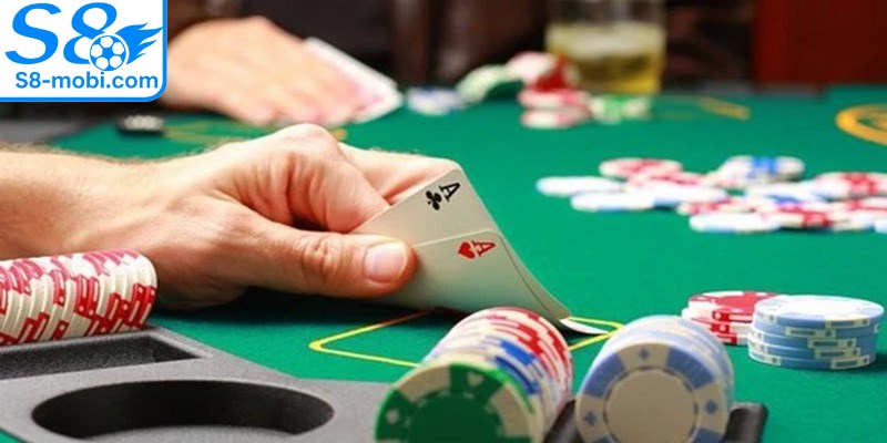 Poker là trò giải trí quen thuộc rất được ưa chuộng bởi cộng đồng game thủ